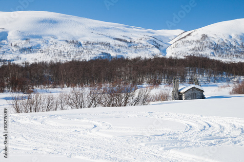 kleines Dorf im Winter in Schweden © Alexander Erdbeer