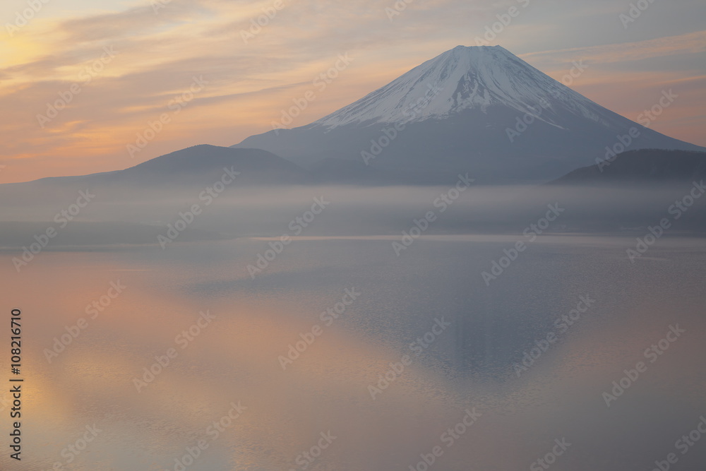 幻想的な湖 幻想的な湖