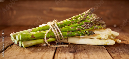 Bundles of green and white asparagus