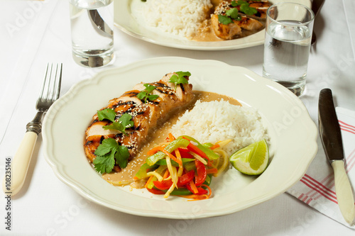 Turkey fillet with rice and bell pepper salad