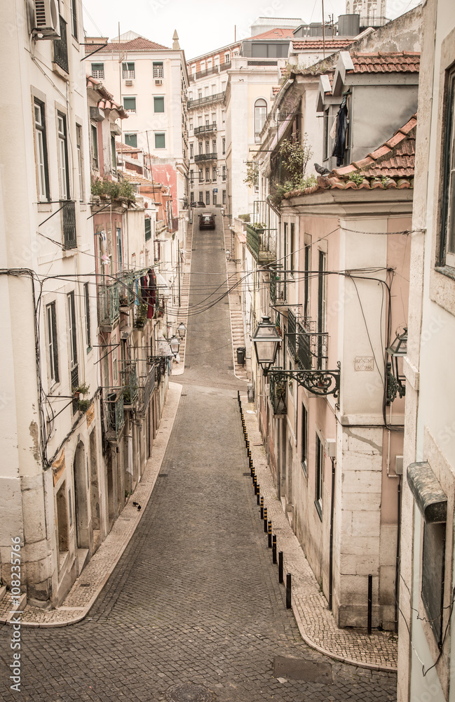 Naklejka premium street view in old lisbon
