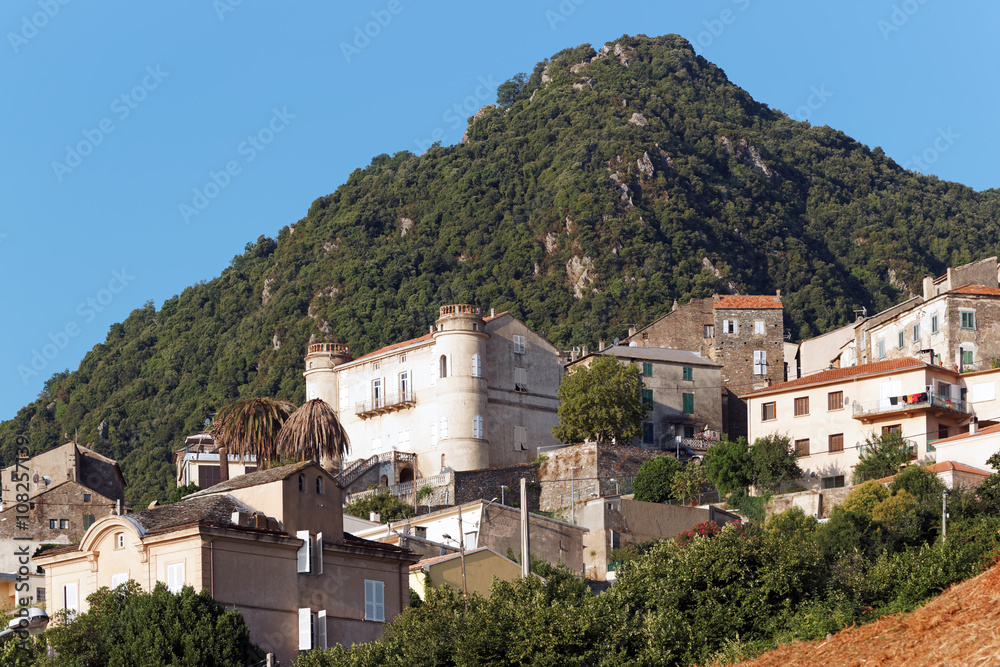 Obraz premium Cervione, village de Costa verde
