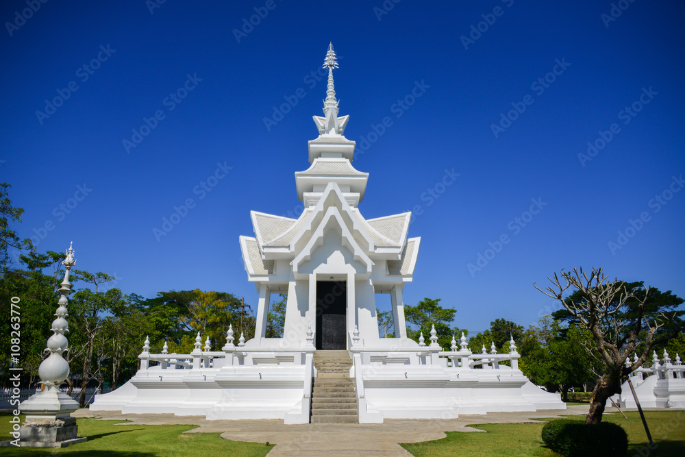  Wat Rong Khun in Chiang Rai