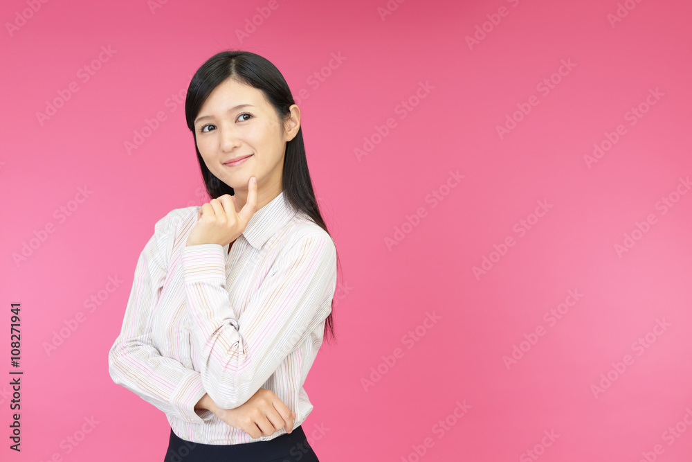 微笑む女性 微笑む女性