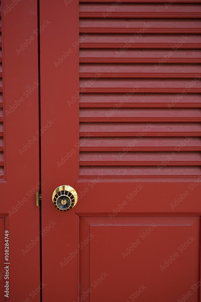 Fototapeta premium Door knob on a old wooden door.