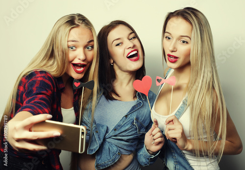 funny girls, ready for party, selfie