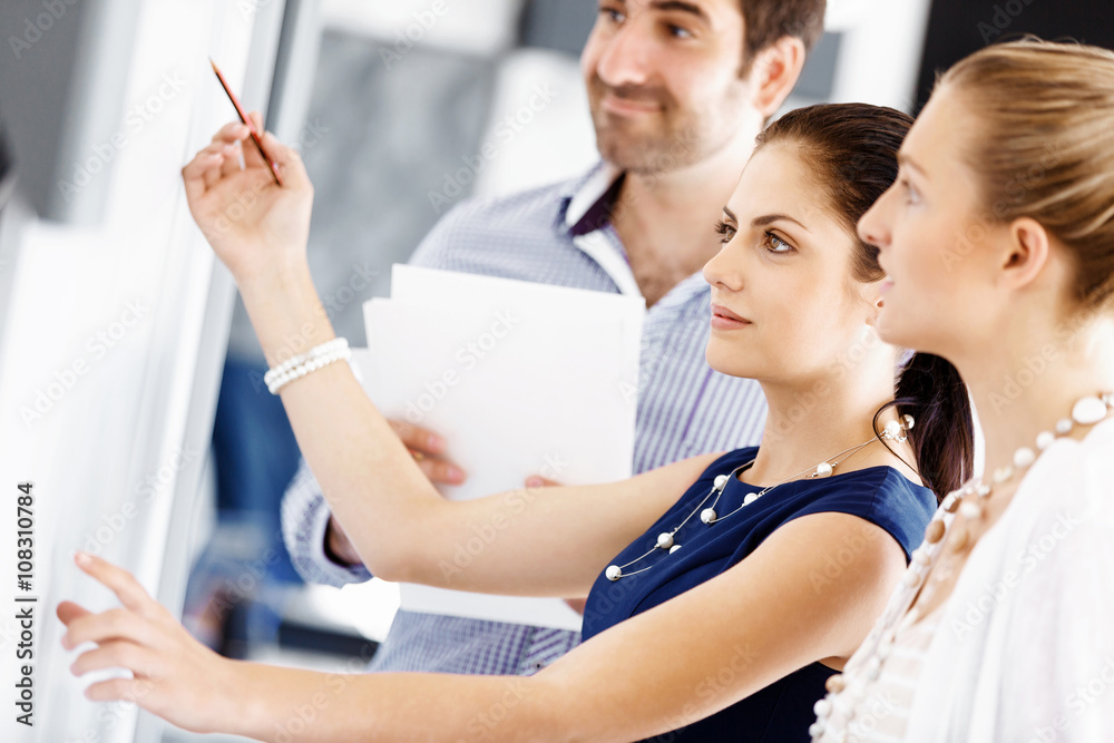 Fototapeta premium Business people in modern office