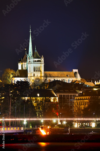 Obraz na płótnie Geneva cityscape overview with St Pierre Cathedral w salonie