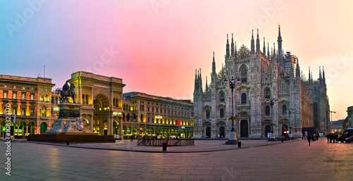 Fényképezés Duomo cathedral in Milan, Italy