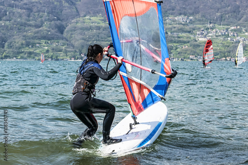 Wallpaper Mural Windsurf sul lago Torontodigital.ca