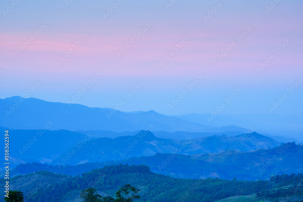 Fototapeta premium Sunrise and mist Phu Chi Fa.