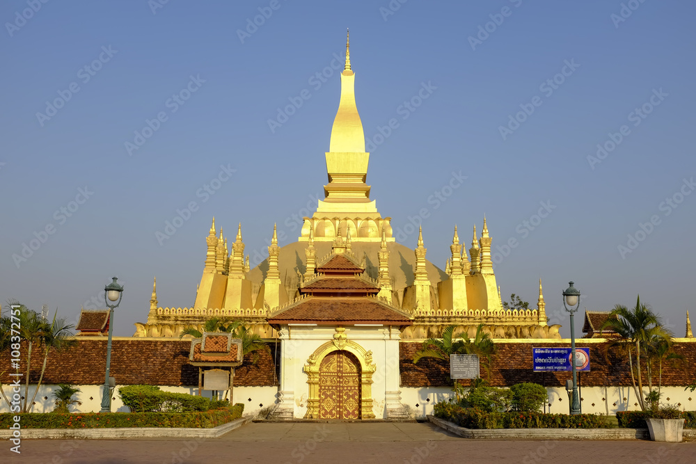 Fototapeta premium Pha That Luang stupa, Vientiane, Laos, Southeast Asia