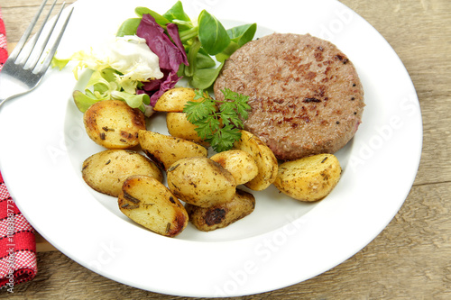 steak haché et pommes de terre 18042016