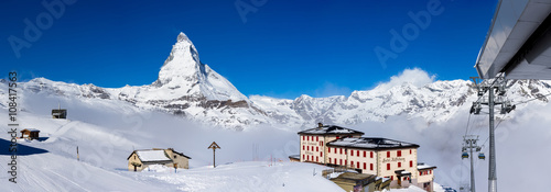 Fotografie Matterhorn Peak a view from Riffelburg train station