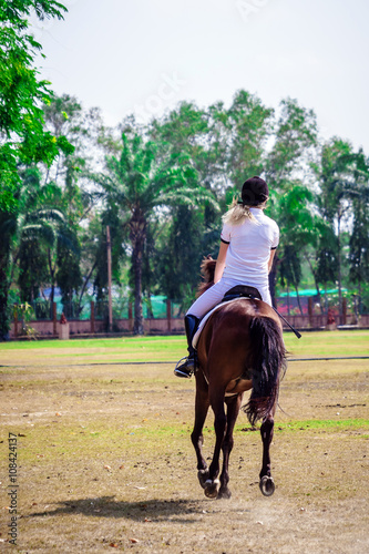 women horse riding © esanud