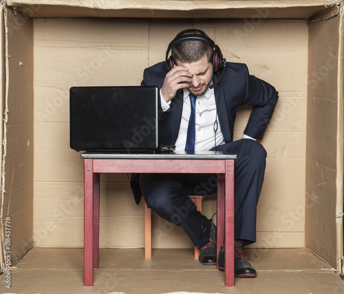Slika na platnu sports commentator with headache