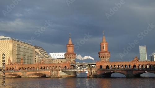 Blick zur Oberbaumbrücke