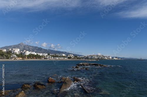 vistas de la playa de Nueva Andalucía en la costa de Marbella, Málaga © Antonio ciero