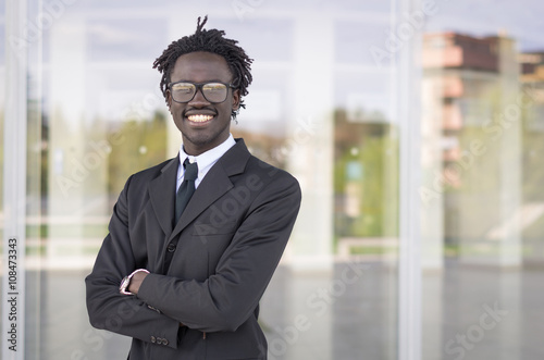Tableau sur toile Portrait of a handsome black businessman