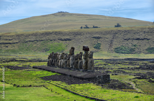 Fotografie Moai statues of Tongariki on Easter Island