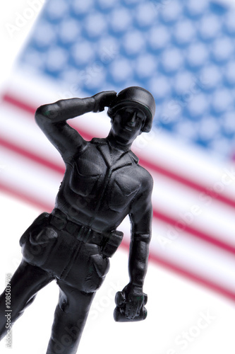 us military soldier salutes