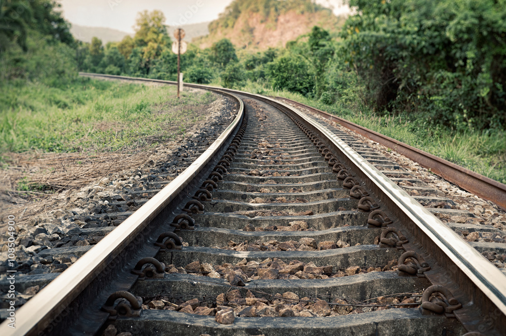 Fototapeta premium vintage railroad tracks