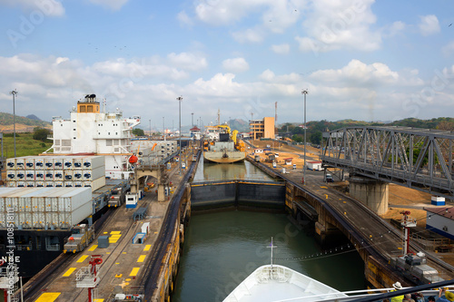 Первый шлюз Панамского канала со стороны Тихого океана