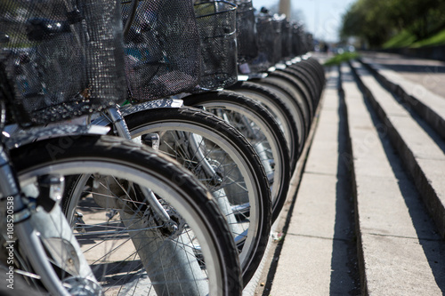Obraz na płótnie city bikes, bicycle rental
w salonie