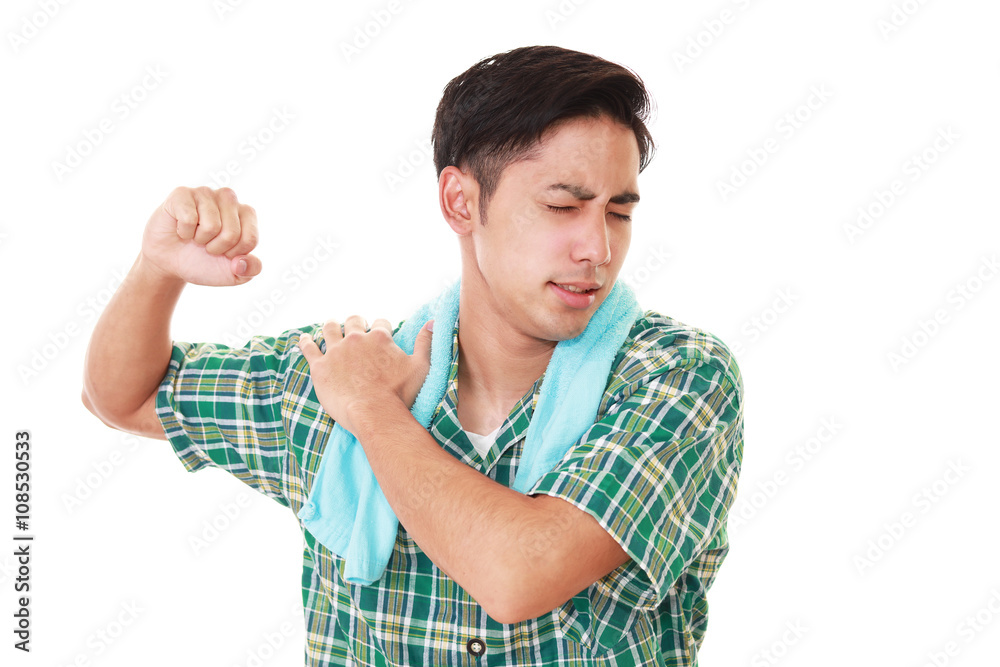 疲れた表情の男性