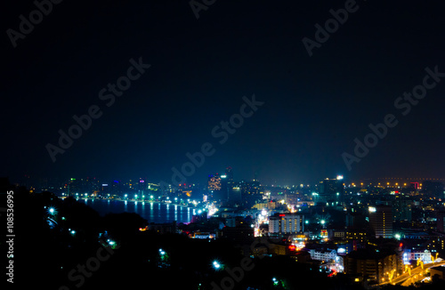 Obraz na płótnie Night view of Pattaya bay w salonie