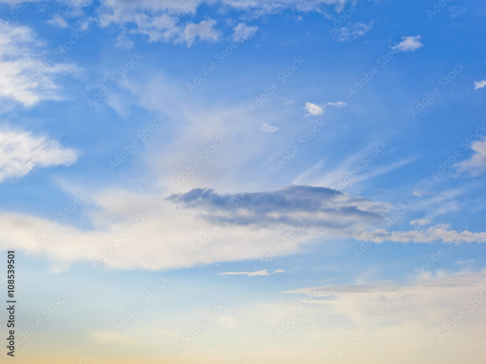 Obraz premium Clouds in the blue sky