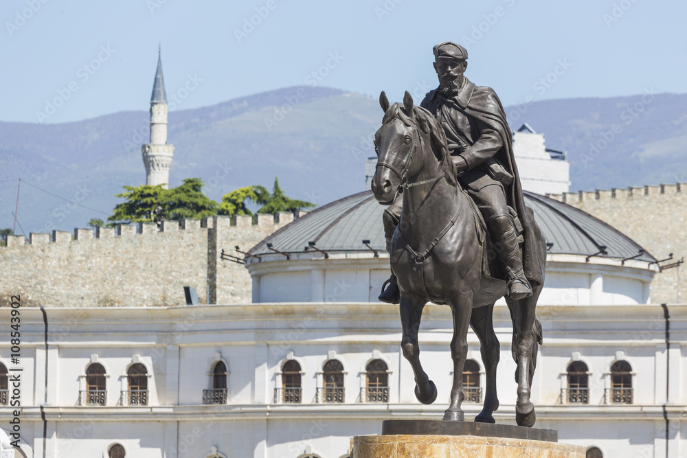 Fototapeta premium Square Makedonia, the capital's main square, with people passing by and Alexander the Great statue