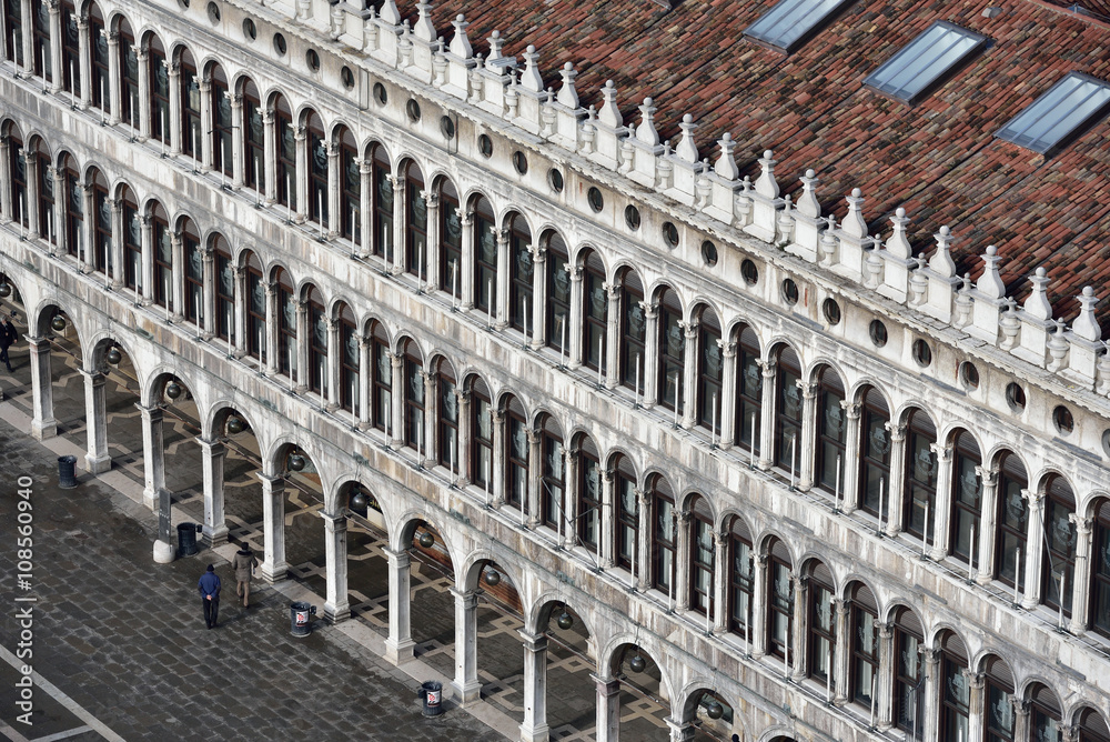 Fassade der Prokuratien am Markusplatz | Venedig