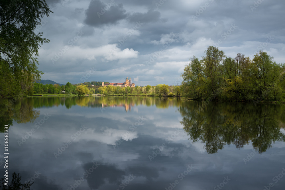Obraz premium Aprilwetterspiegelung