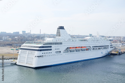 Tallin, Estonia - April, 6, 2016: cruise ship in Tallin harbour, Estonia © Dmitry Vereshchagin