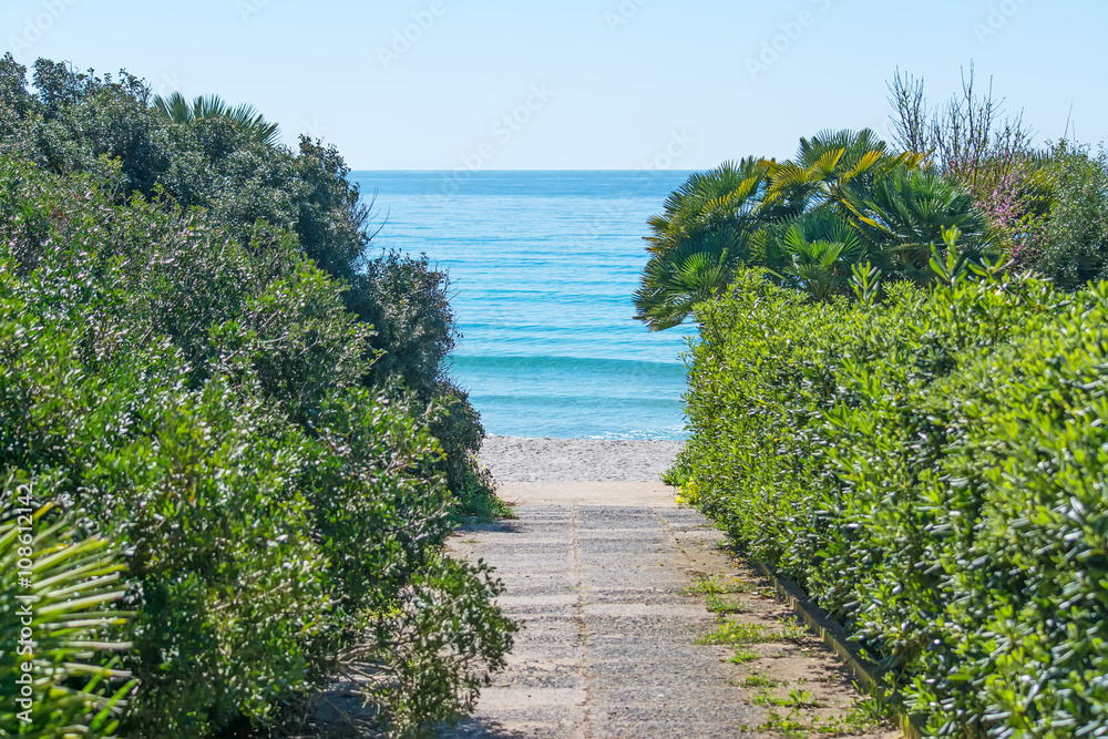 walkpath to the beach