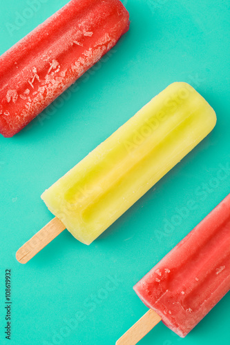 Strawberry and lemon popsicles
