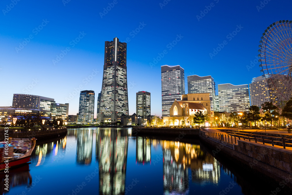 Naklejka premium Yokohama at night