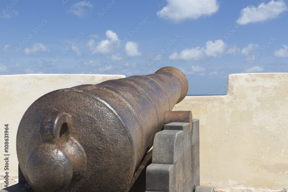 Antike Kanonen in einer Befestigungsanlage bei Sagres