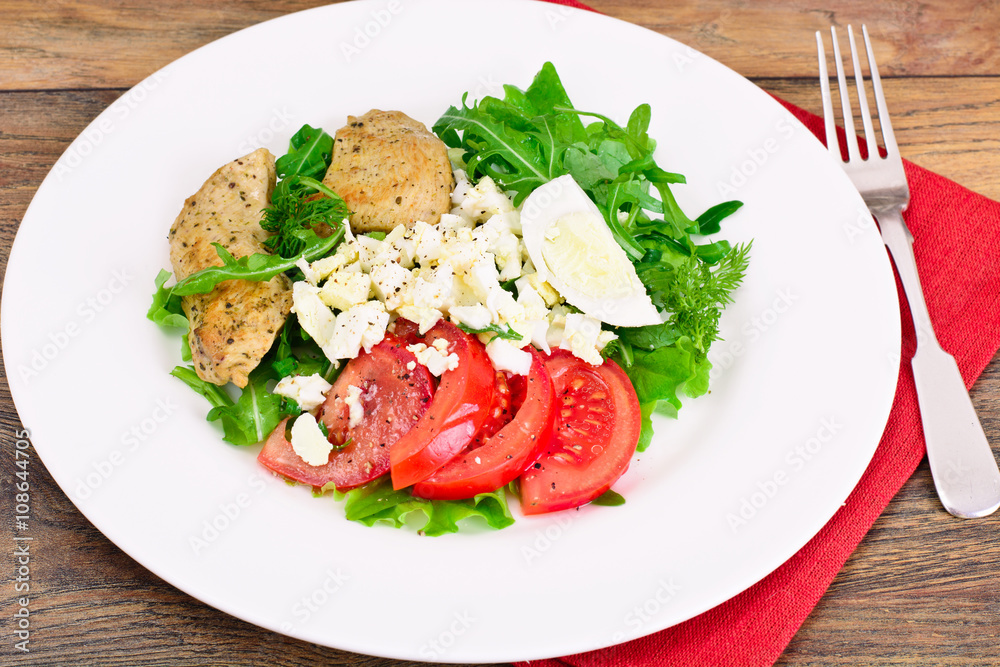 Chicken Fillet with Arugula Lettuce, Tomato with Egg Chicken Fillet with Arugula Lettuce, Tomato with Egg