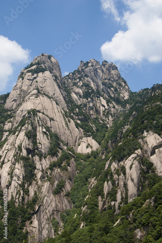 Mount Huang is one of the world's cultural heritages, and it is also the most famous tourist resort in China.