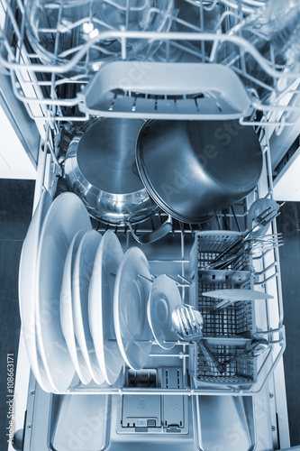 Open dishwasher machine