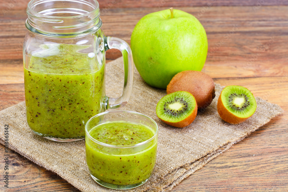 Kiwi and Apple Fresh Juice Kiwi and Apple Fresh Juice