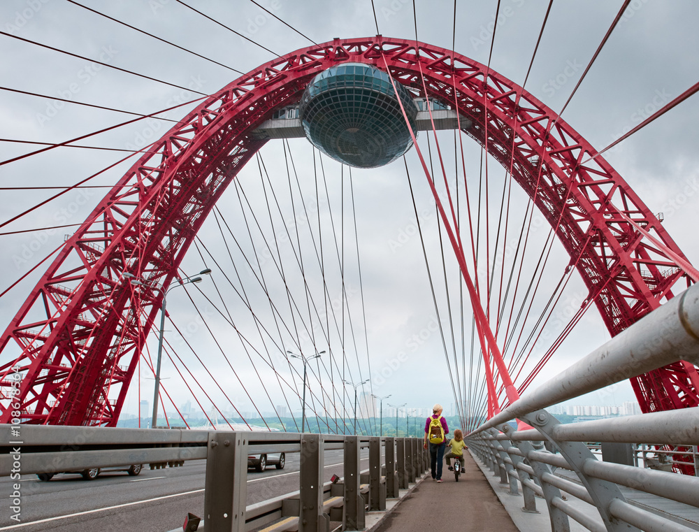 Obraz premium cable stayed bridge with two people