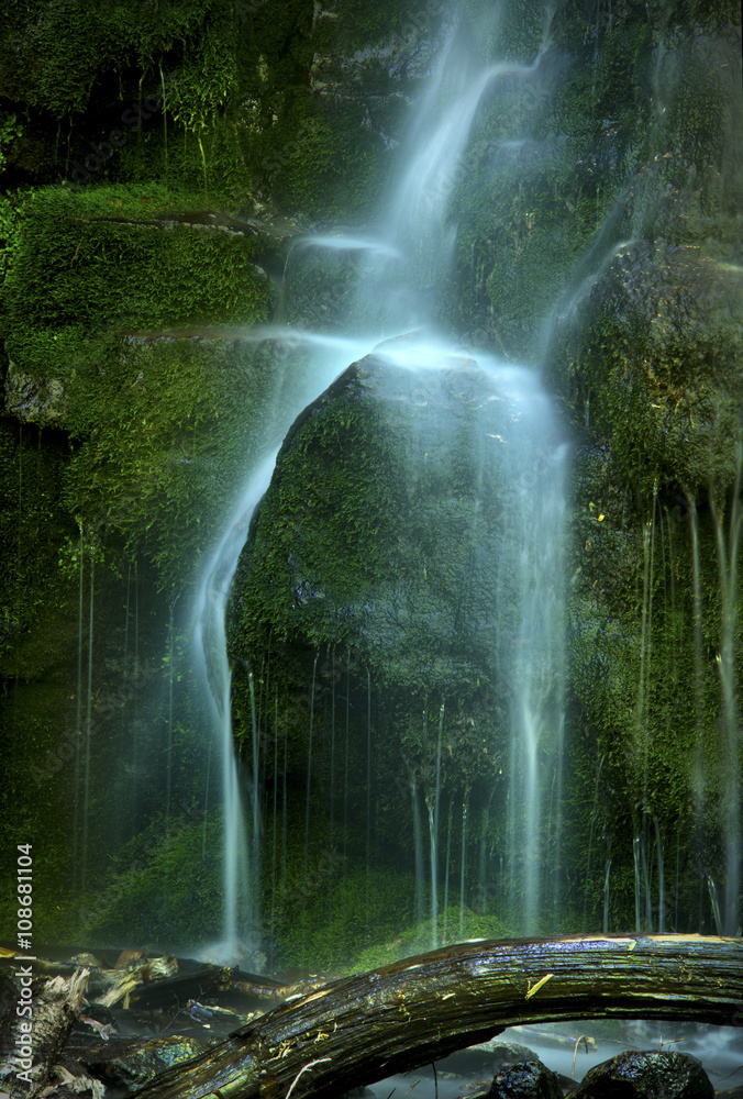 Fototapeta premium Waterfall in a grotto on the Blackledge River, Glastonbury, Connecticut.