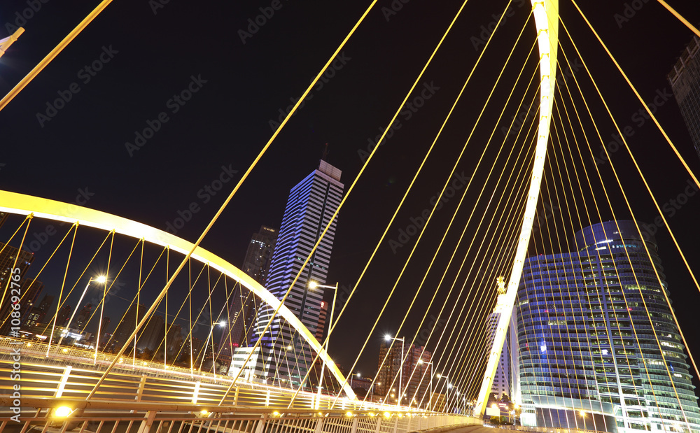 Obraz premium Arc bridge Close-up of nigh