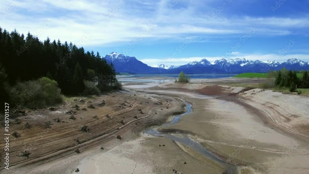 Der Forggensee im Allgäu im Frühling - Luftaufnahme