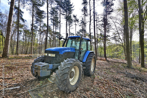 The lumberjack tractor