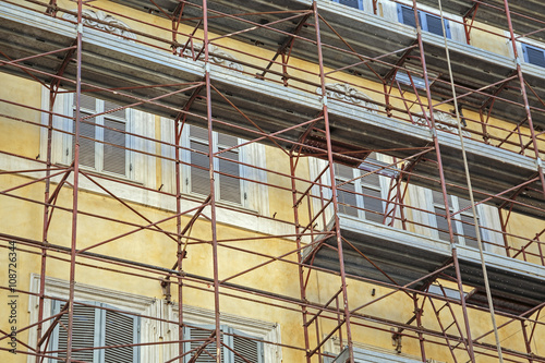 Building scaffolding © fabianodp