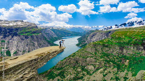 sıradışı stok fotoğrafçısı & trolltunga fiyortları tanıtım